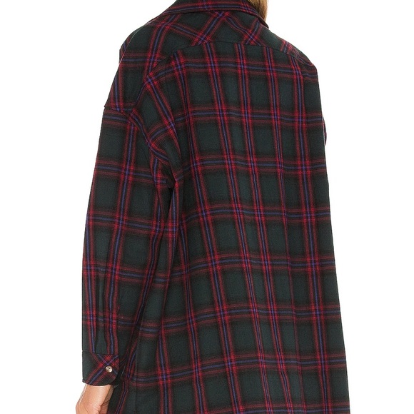 Gela Oversized Top - Picture 2 of 3